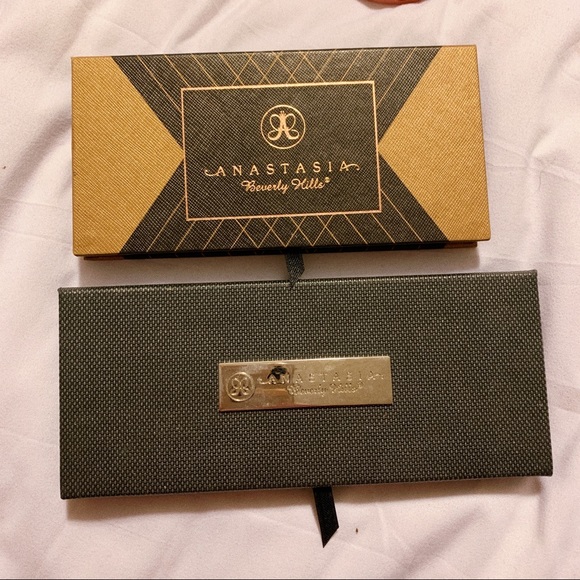 Anastasia Beverly Hills Other - Bundle of two Anastasia Beverly Hills palettes